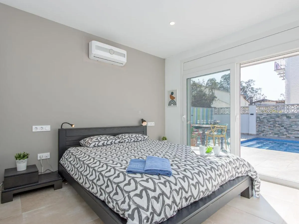 Holiday Home Casa Filisa By Interhome Empuriabrava