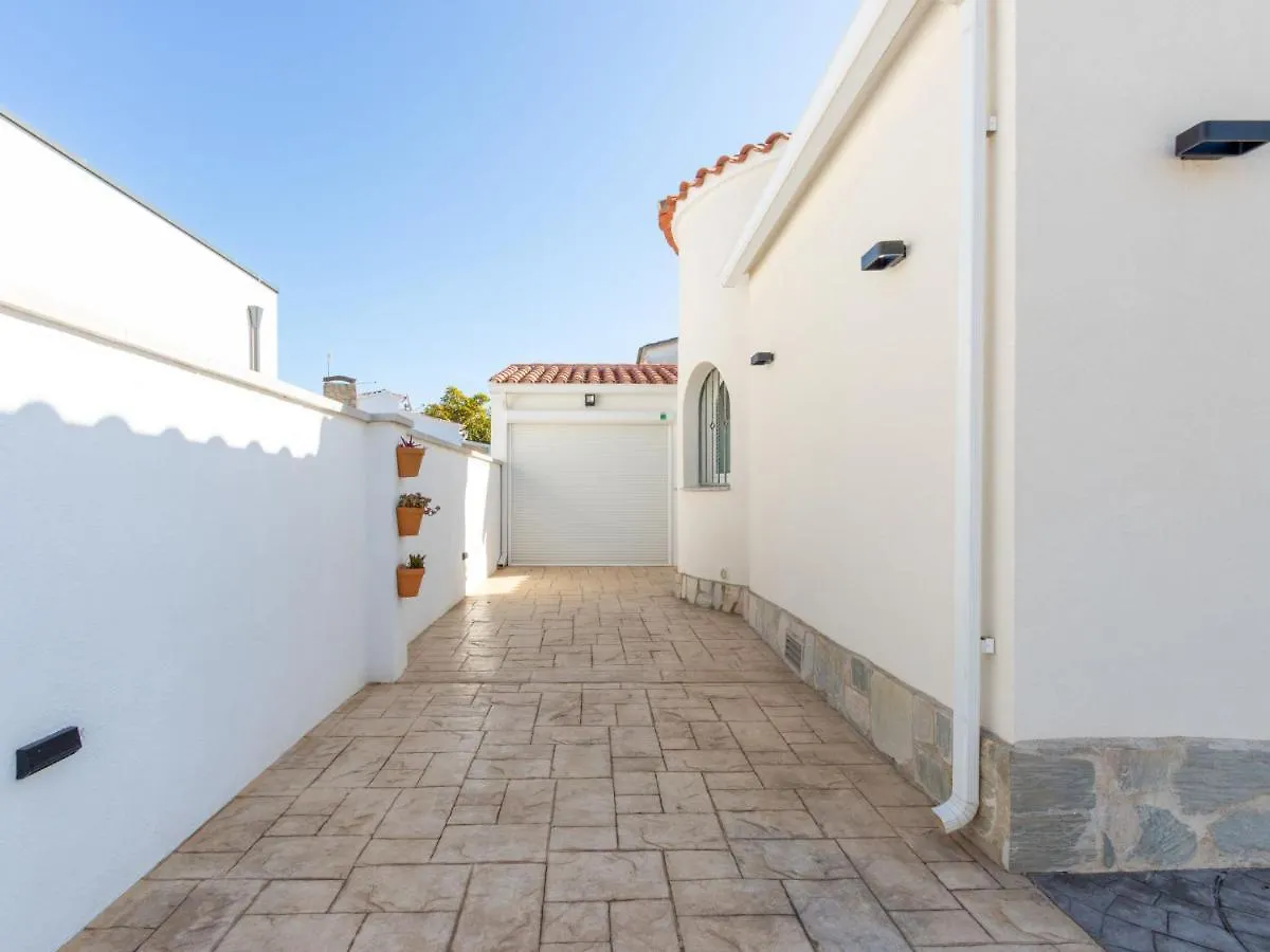 Holiday Home Casa Filisa By Interhome Empuriabrava