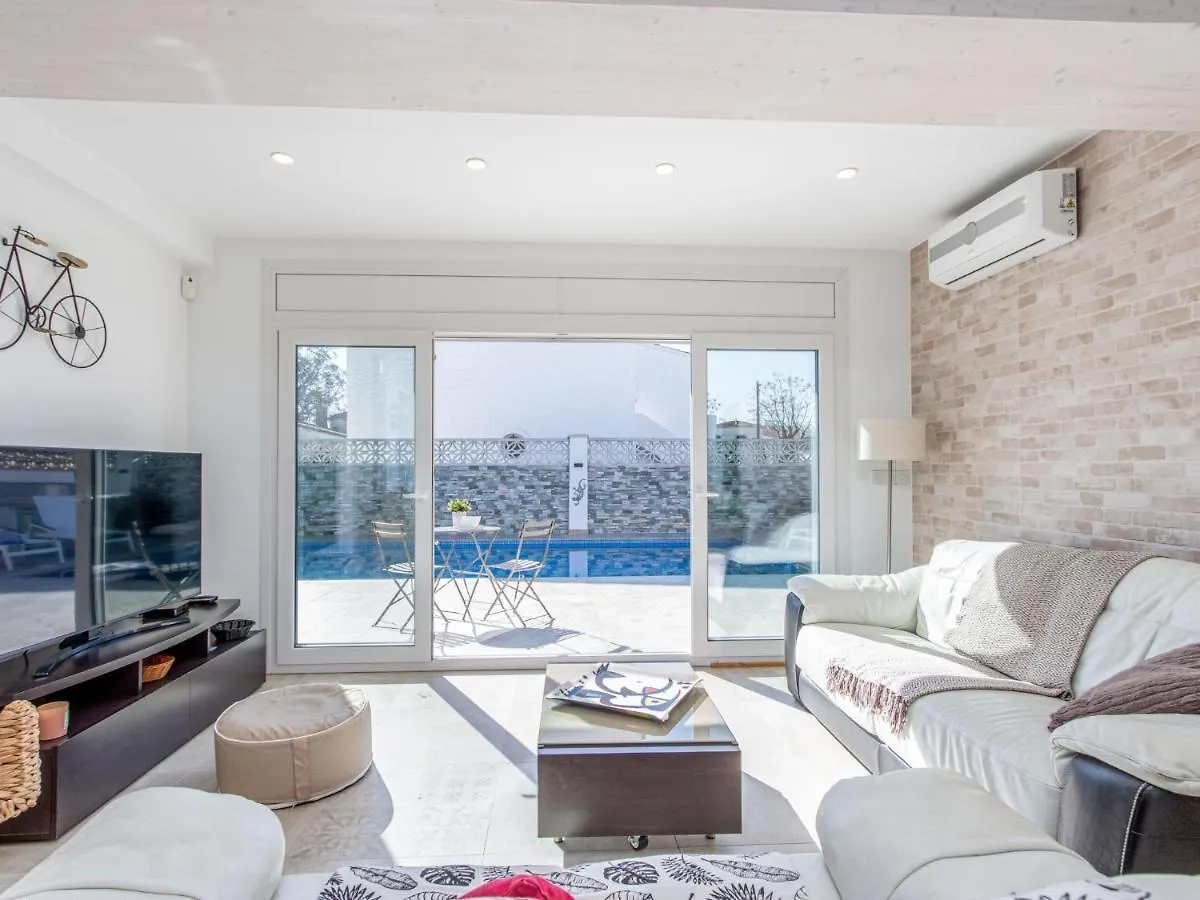 Holiday Home Casa Filisa By Interhome Empuriabrava
