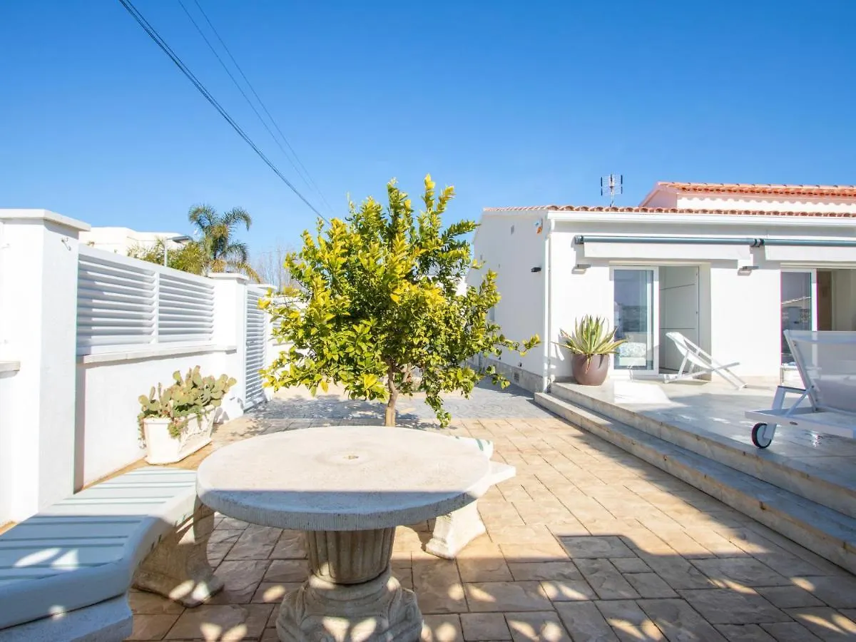 Holiday Home Casa Filisa By Interhome Empuriabrava