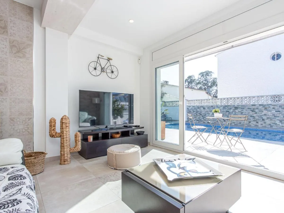 Holiday Home Casa Filisa By Interhome Empuriabrava